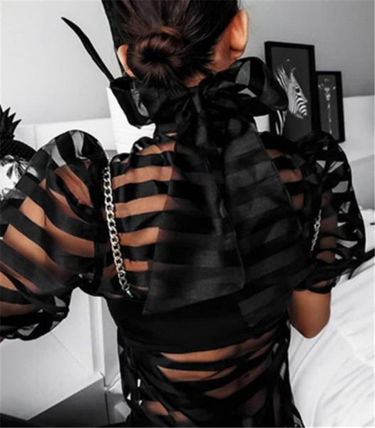 Κομψή  γυναικεία μαύρη μπλούζα με φαρδιά μανίκια και κορδέλα