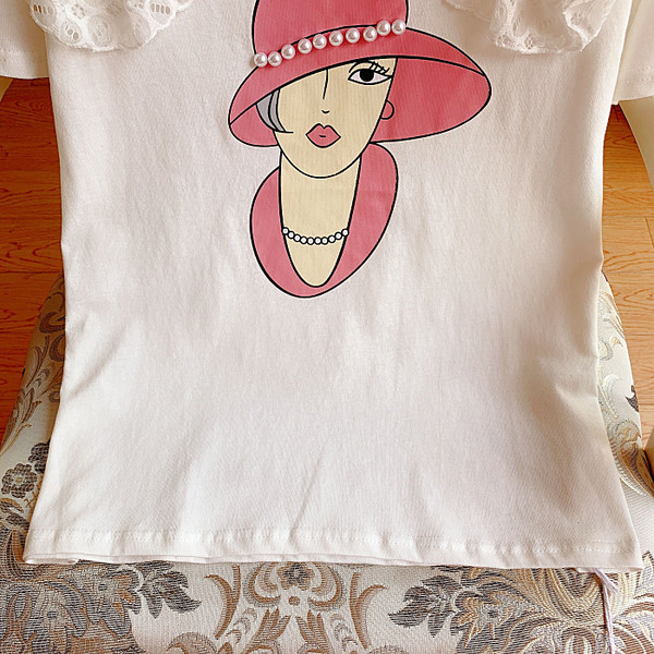 Νέο μοντέλο γυναικεία μοντέρνα μπλούζα  με πολύχρωμη εφαρμογή και δαντέλα