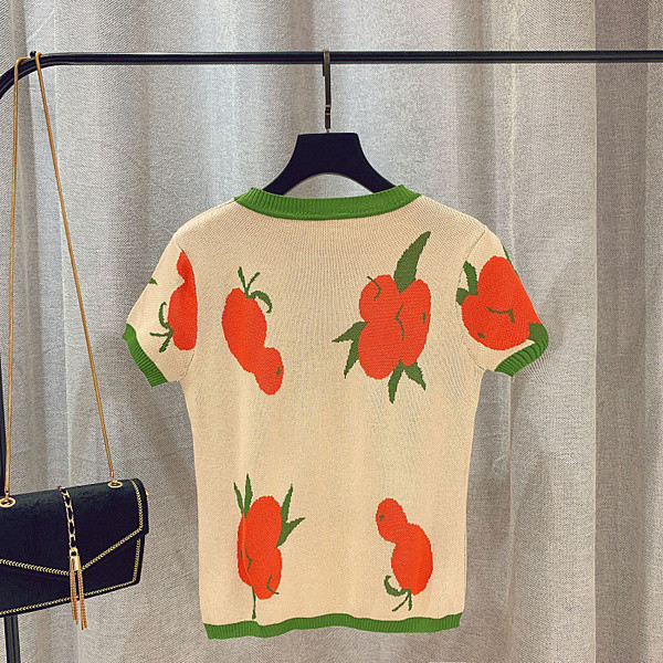 Női blúz rövid ujjal, színes hímzéssel