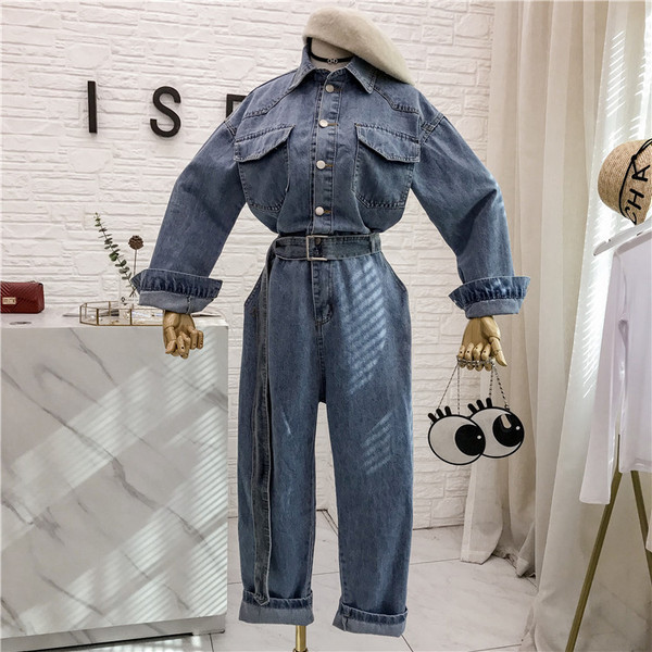 Γυναικεία τζιν ολόσωμη φόρμα με ζώνη σε μπλε χρώμα