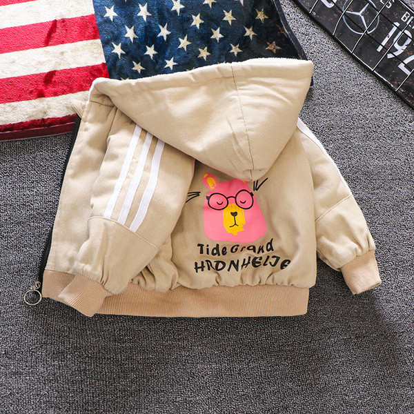 Μοντέρνο παιδικό μπουφάν με μαλακή επένδυση, εφαρμογή και κουκούλα σε μαύρο, μπεζ, κίτρινο, κόκκινο και πράσινο χρώμα