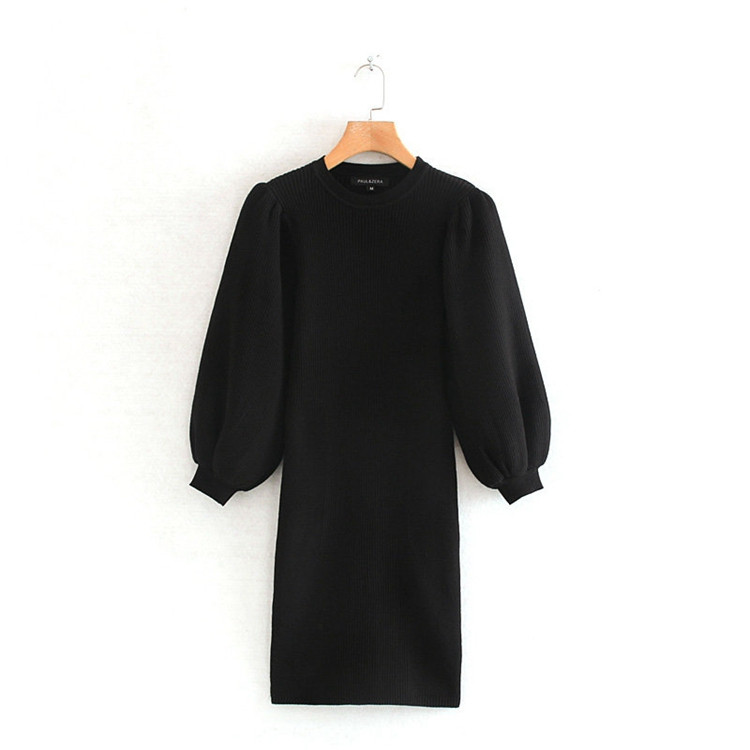 Kötött rövid ruha 3/4 széles ujjal