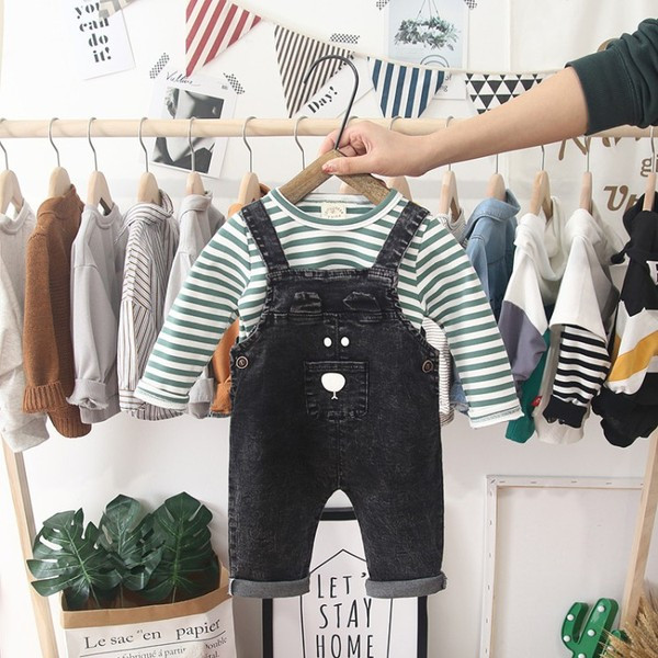 Set copii modern pentru baieti bluza cu dungi din doua piese + salopeta albastru si negru