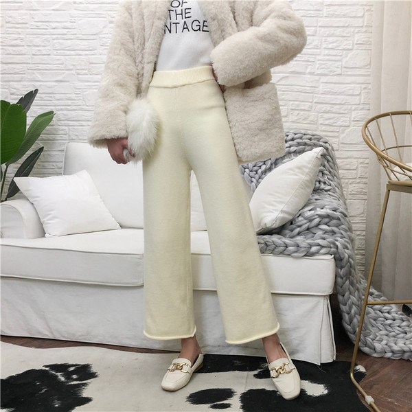 Дамски панталон широк модел от тънко плетиво в три цвята