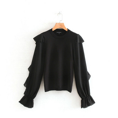 Bluză de damă de culoare neagră și mâneci din șifon