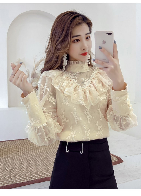 Cămașă elegantă de damă cu bucle și dantelă în negru, mov și galben