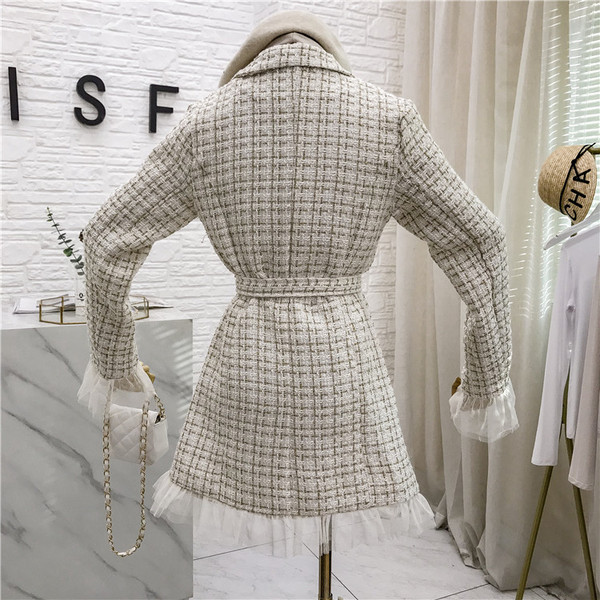 Palton elegant de dama cu curea si tul in doua culori