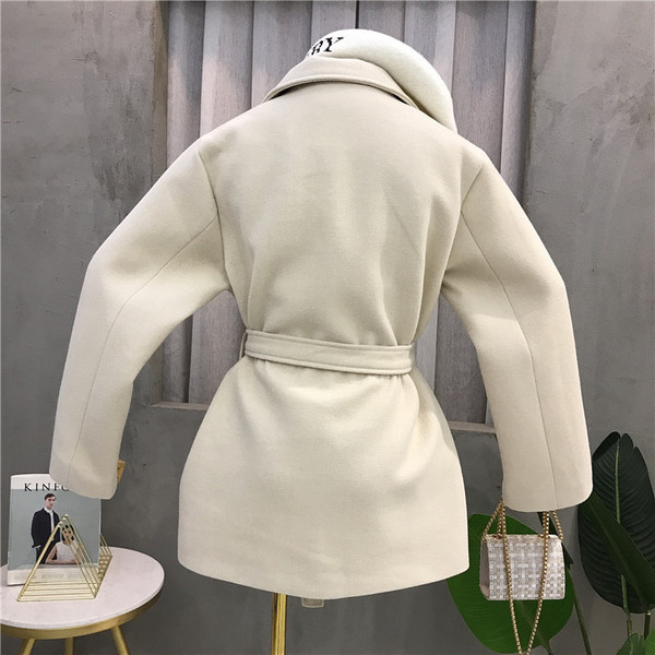 Palton casual de dama cu curea si buzunare in alb