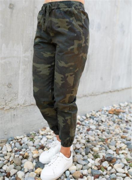 Alkalmi női terepszínű nadrág nyakkendővel, magas derékkal