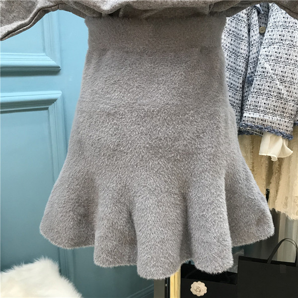 Bolyhos női szoknya szabású modell, magas derékkal több színben