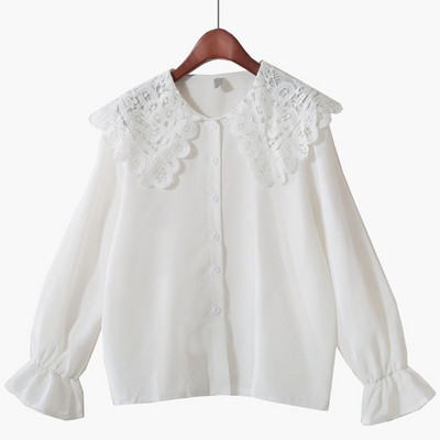 Μοντέρνο γυναικείο πουκάμισο με δαντέλα σε μπλε και άσπρο χρώμα