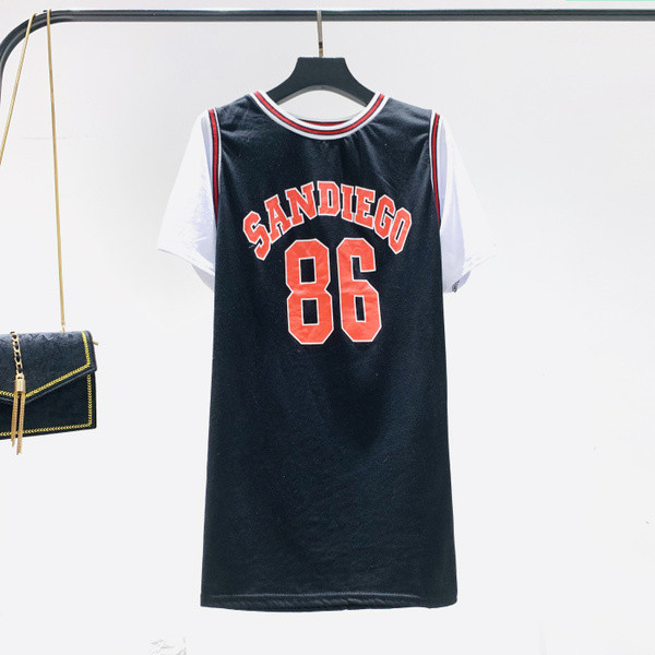 Tricou casual dama cu aplicatie colorata - culoare rosie