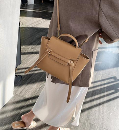 Γυναικεία τσάντα με κοντή και μακρύ λαβή σε πέντε χρώματα