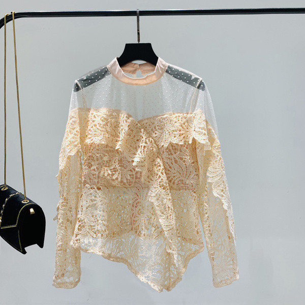 Κομψή γυναικεία μπλούζα από  δαντέλα  ασσύμετρο μοτίβο σε κίτρινο χρώμα