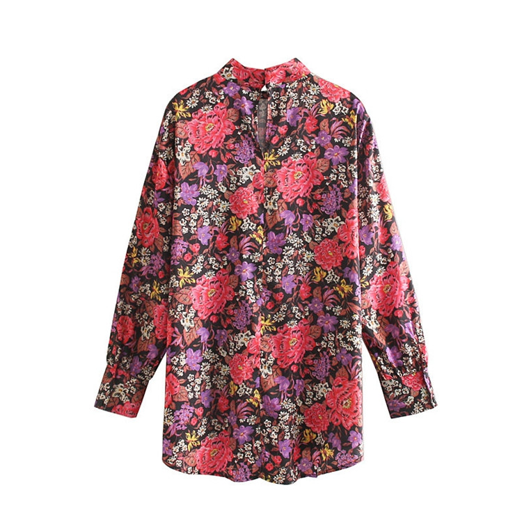 Κομψή γυναικεία μπλούζα  με λουλουδάτο πριντ και μακρύ μανίκι