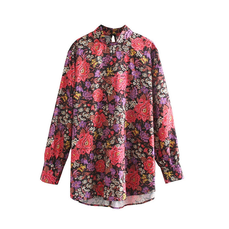 Κομψή γυναικεία μπλούζα  με λουλουδάτο πριντ και μακρύ μανίκι