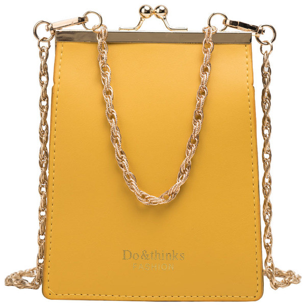 Μοντέρνα γυναικεία τσάντα  με μεταλλικό συνδετήρα σε λευκό, πράσινο, κίτρινο και μαύρο χρώμα