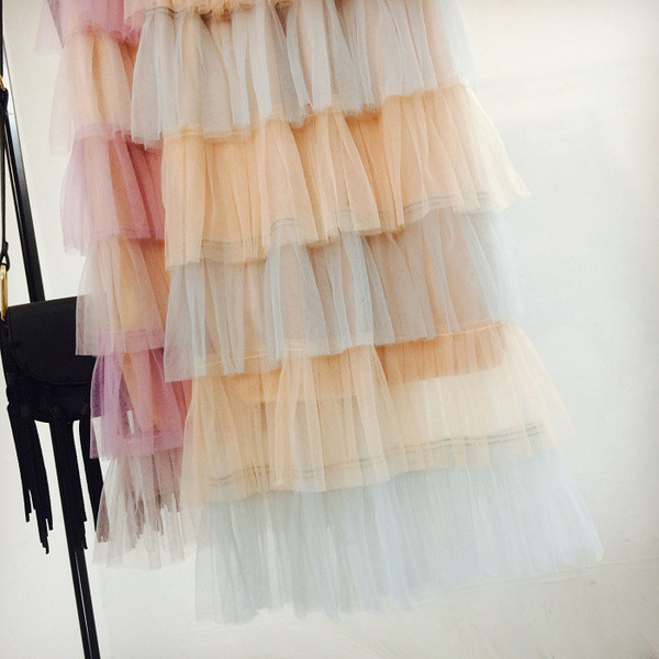 Női szoknya tülltel, magas gumírozott derékkal