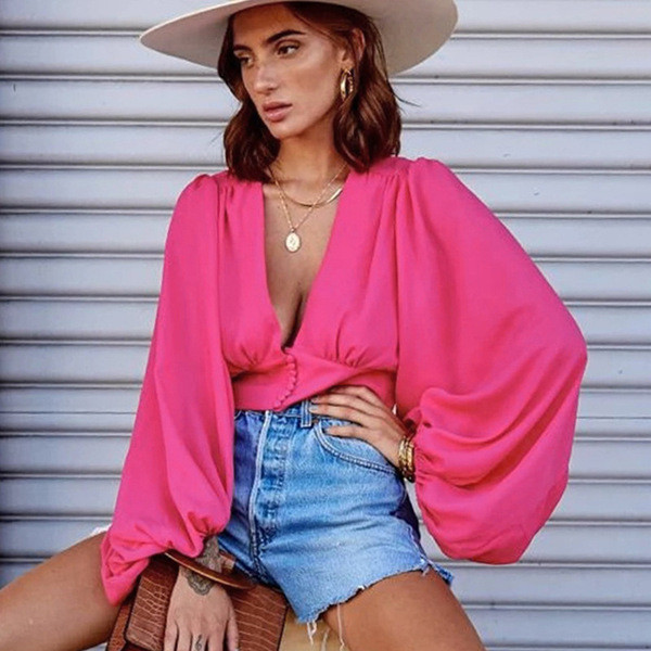 Aktuális női ing mély nyakkivágással és széles ujjú rózsaszínben