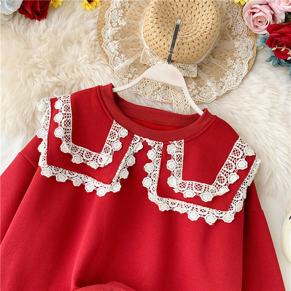 Γυναικεία casual μπλούζα με μακρύ μανίκι με δαντέλα σε κόκκινο, καφέ και λευκό χρώμα