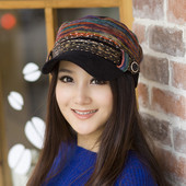 Modern női sapka napellenzővel, öt színben