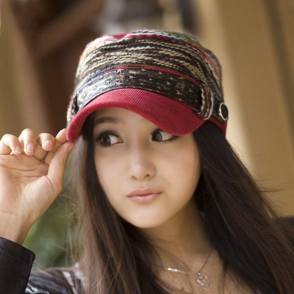 Modern női sapka napellenzővel, öt színben