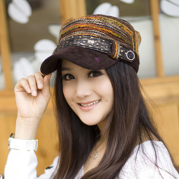 Modern női sapka napellenzővel, öt színben