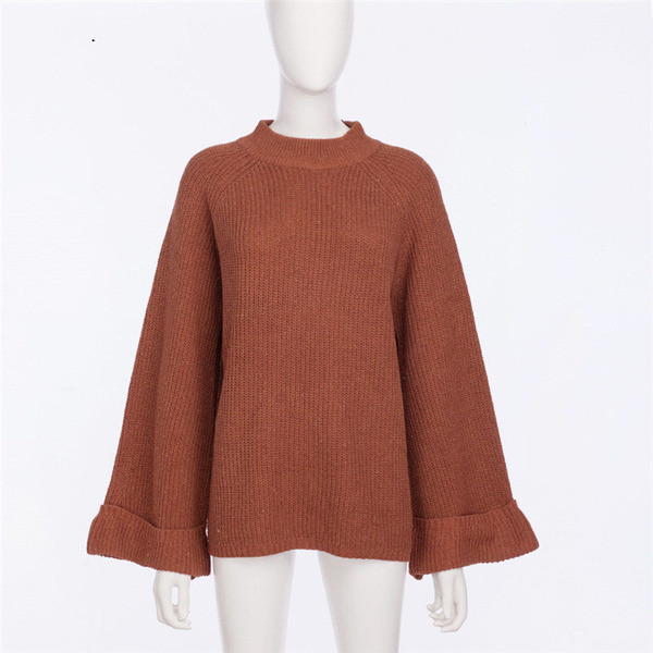 Pulover elegant de damă, cu mâneci largi și guler înalt