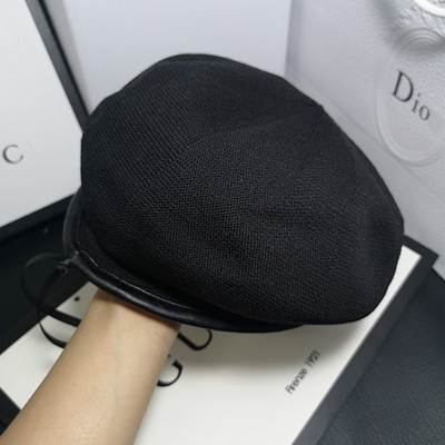 Κομψό γυναικείο καπέλο τύπου μπερέ σε διάφορα χρώματα