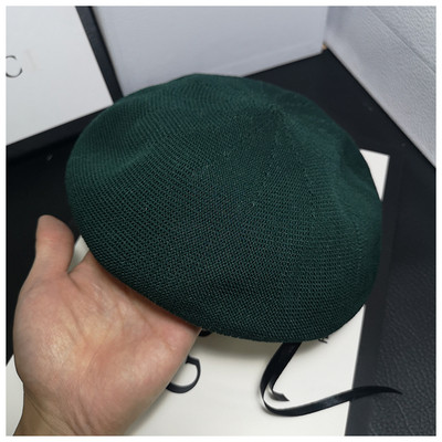 Κομψό γυναικείο καπέλο τύπου μπερέ σε διάφορα χρώματα