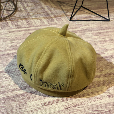 Χειμερινό γυναικείο καπέλο σε διάφορα χρώματα