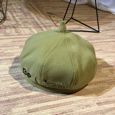 Χειμερινό γυναικείο καπέλο σε διάφορα χρώματα