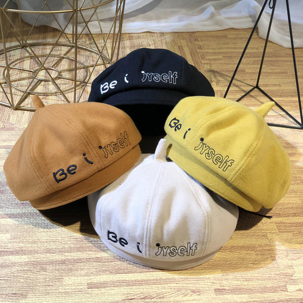 Χειμερινό γυναικείο καπέλο σε διάφορα χρώματα