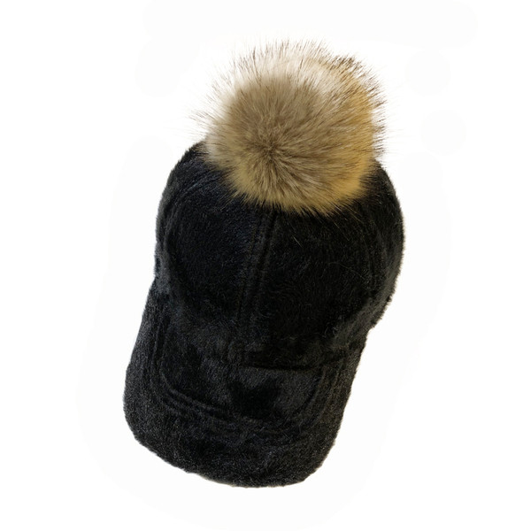 Palarie de dama moderna cu vizor si puf in mai multe culori