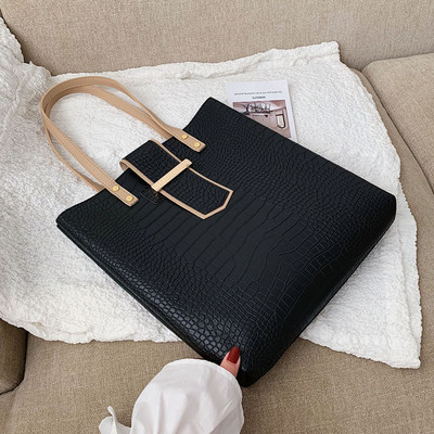 Γυναικεία τσάντα σε μαύρο, πράσινο, μπεζ και μπλε χρώμα