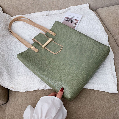 Γυναικεία τσάντα σε μαύρο, πράσινο, μπεζ και μπλε χρώμα