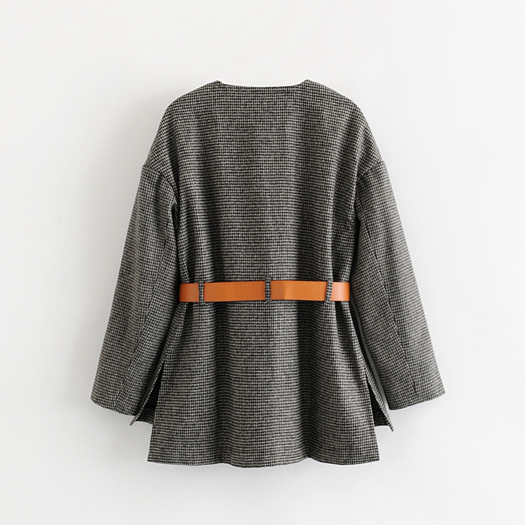 Дамско тънко карирано палто с кожен колан