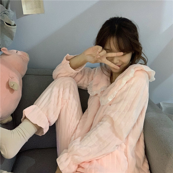 Pijamale topice dama roz cu dantela