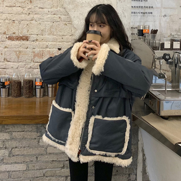 Model larg de guler de dama de actualitate cu captuseala moale