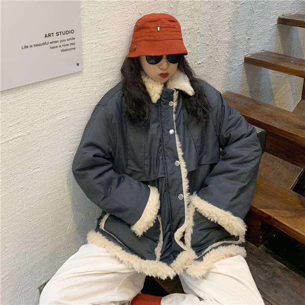 Model larg de guler de dama de actualitate cu captuseala moale