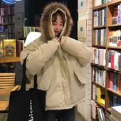 Női kabát pehely két színben zöld és bézs zsebekkel