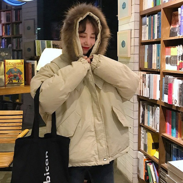 Női kabát pehely két színben zöld és bézs zsebekkel