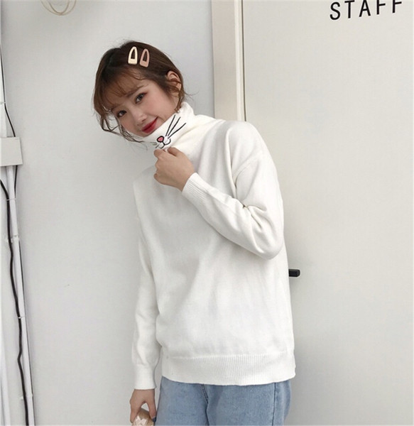 Γυναικεία κορυφαία μπλούζα με ψηλό γιακά σε λευκό και μαύρο χρώμα