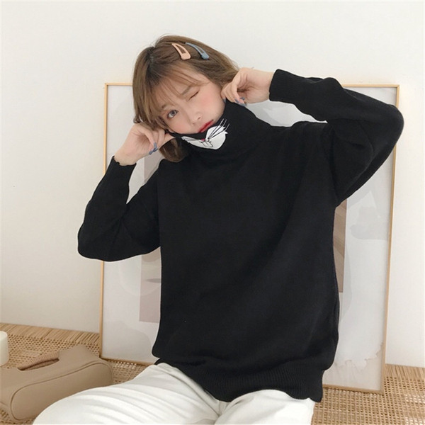 Γυναικεία κορυφαία μπλούζα με ψηλό γιακά σε λευκό και μαύρο χρώμα