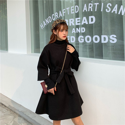 Μοντέρνο γυναικείο φόρεμα σε τρία χρώματα με μισό υψηλό γιακά