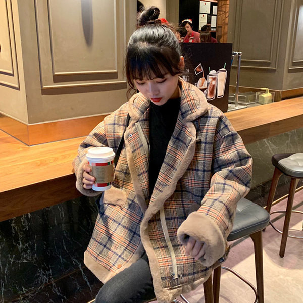 Modern női kockás kabát puha béléssel