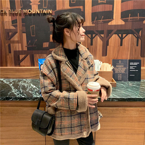 Modern női kockás kabát puha béléssel