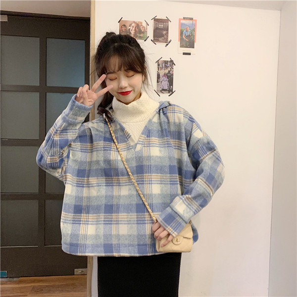 Női alkalmi kockás pulóver két színben magas gallérral és kapucnival