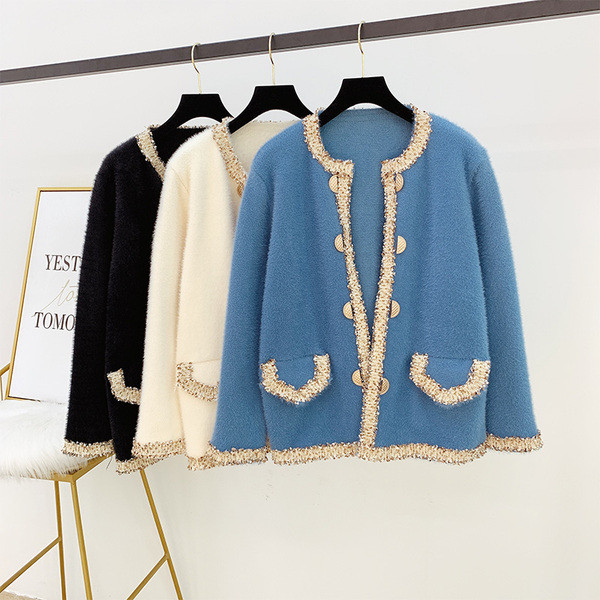 Модерно дамско палто с копчета в три цвята