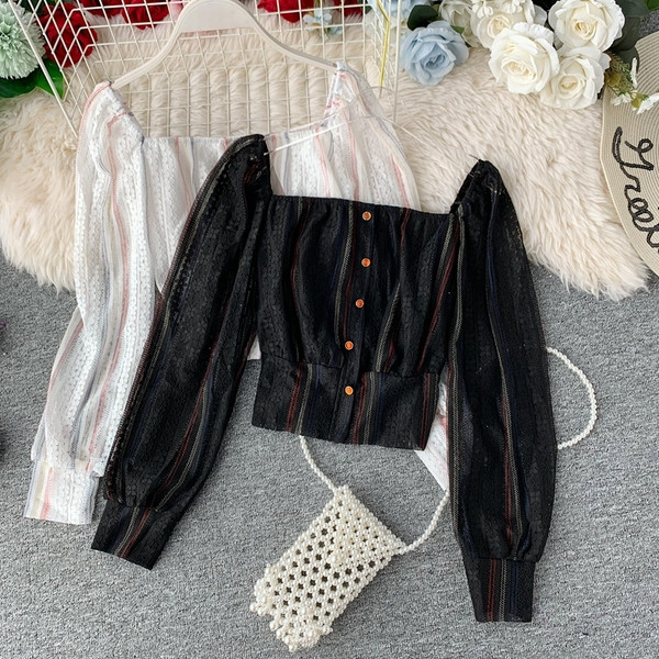 Női alkalmi ing gombokkal és hosszú ujjú, négyzet alakú nyakkivágással